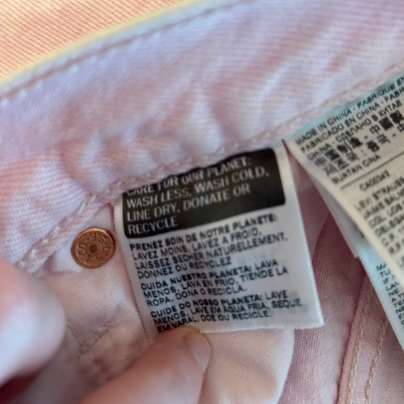 Vintage Pink Levi’s Shorts - Picture 5 of 5